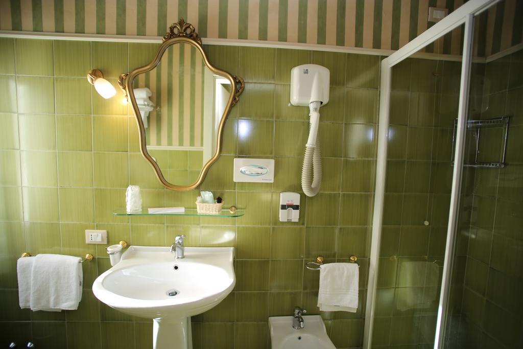 Hotel Gennarino Livorno Phòng bức ảnh