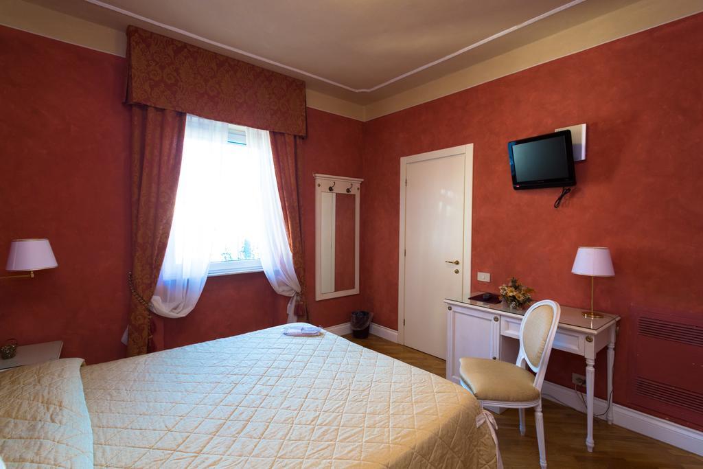 Hotel Gennarino Livorno Phòng bức ảnh