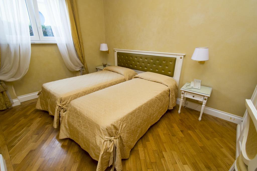 Hotel Gennarino Livorno Phòng bức ảnh