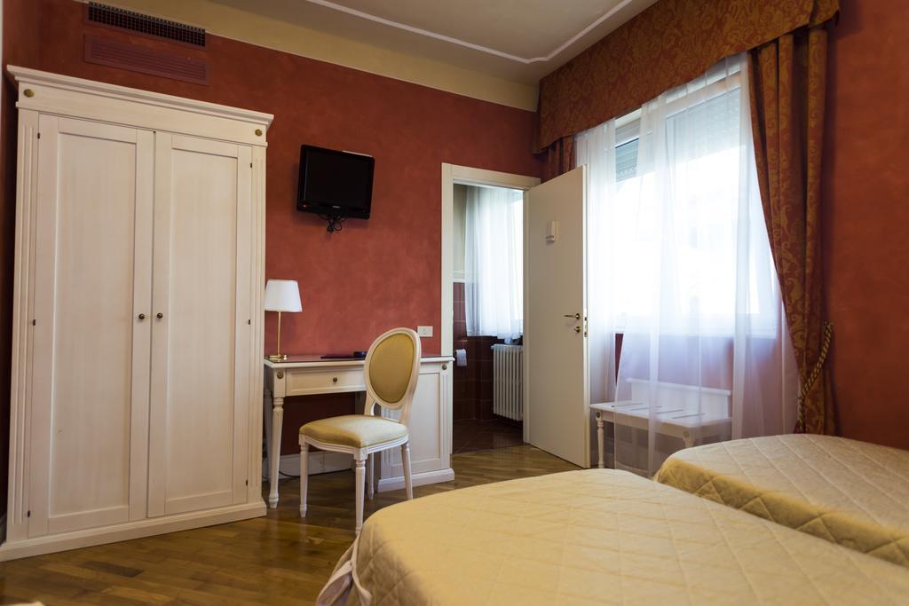 Hotel Gennarino Livorno Phòng bức ảnh