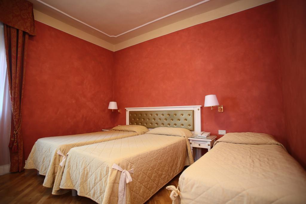 Hotel Gennarino Livorno Phòng bức ảnh