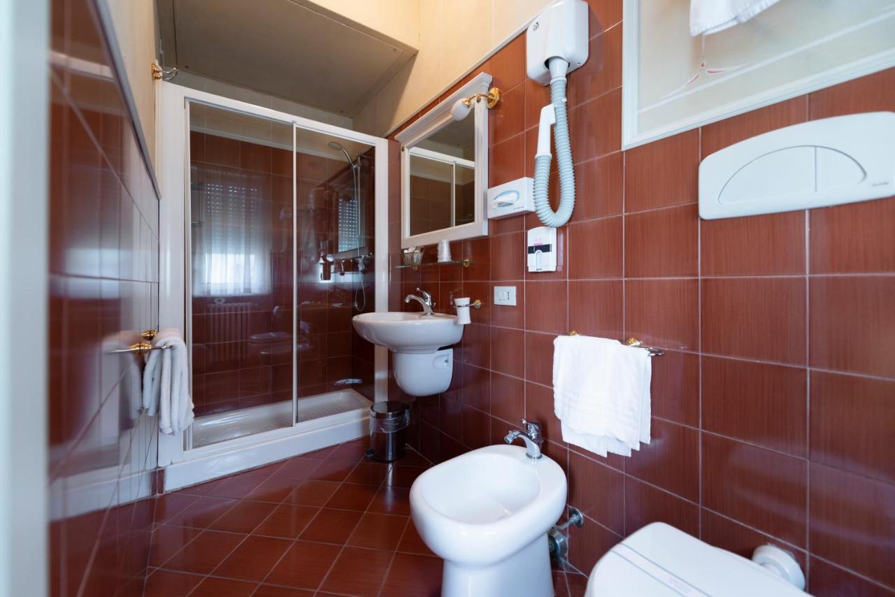 Hotel Gennarino Livorno Ngoại thất bức ảnh